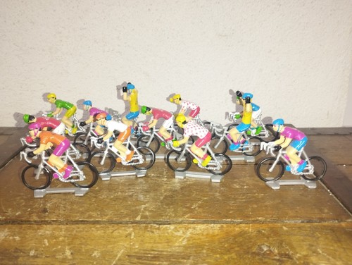 12 COUREURS CYCLISTES Du Tour De France - Marques Inconnues Socles A