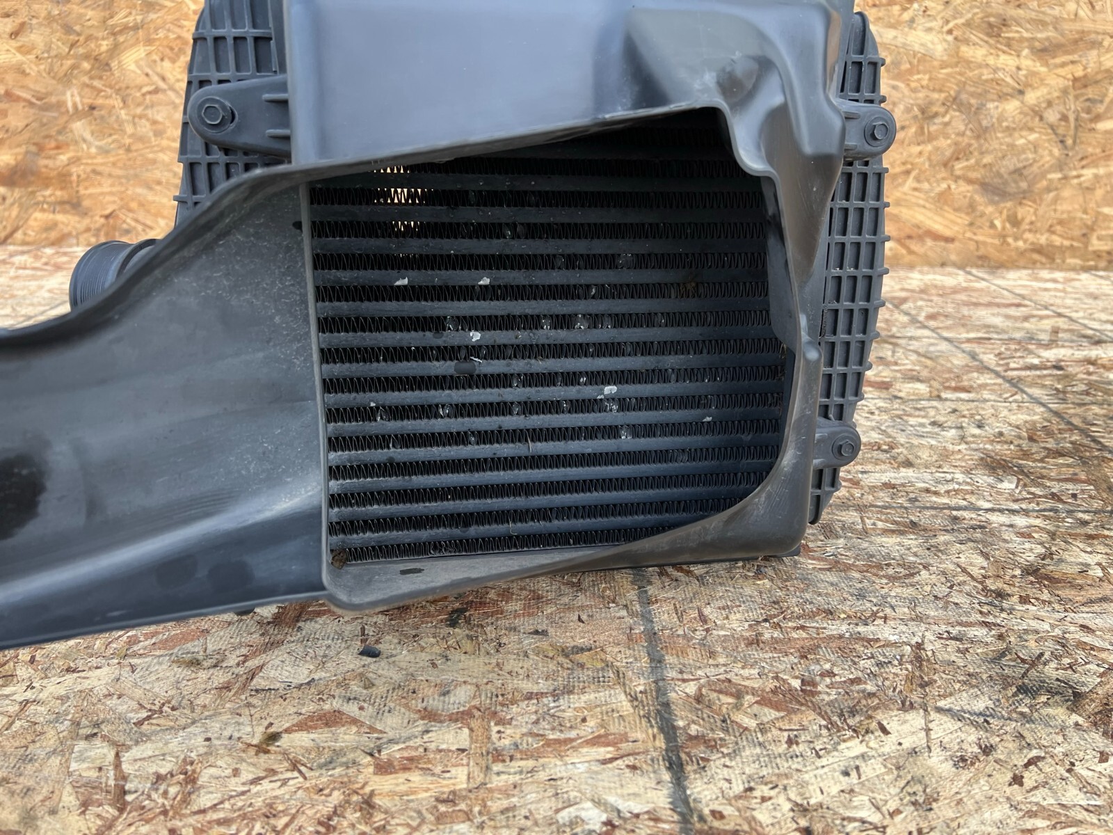 LEFT SIDE TURBO INTERCOOLER RADIATOR ASSEMBLY OEM 44K 14-17 MASERATI GHIBLI Q4