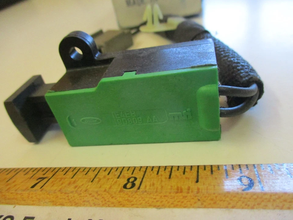 FORD 1984/1985 ESCORT, MERCURY LYNX MTX INTERRUPTOR ASY (LIBERACIÓN DE CONTROL DE VELOCIDAD) RARO Foto 2 de 4