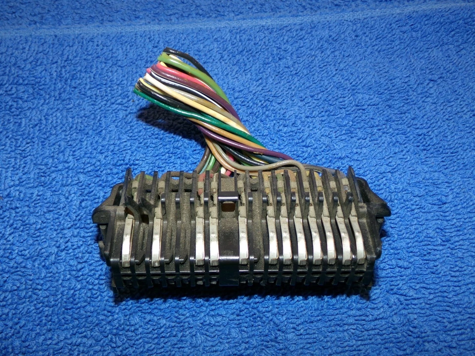 1995 - 1998 CHEVY Tahoe Suburban 1500 Gauge Cluster Pigtail Plug Wire Connector Foto 2 de 4