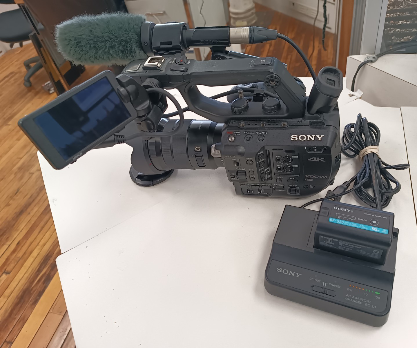 Xdcam With 18-105 Selp1810g Lens Nice!
