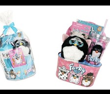 Raro 2024 Furby Día de San Valentín Conjunto de dos Cestas de Regalo Nuevas Azul y Rosa