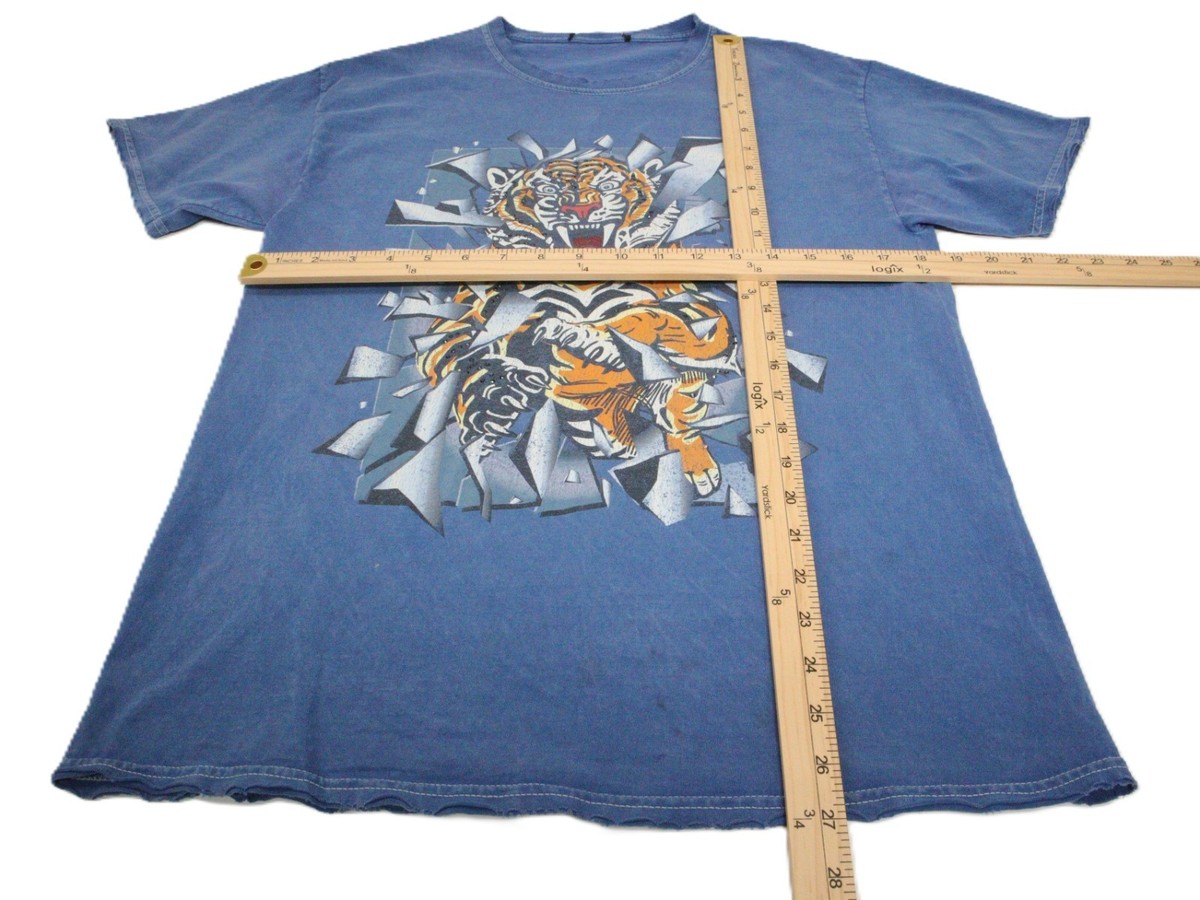 90's Vintage Tiger Graphic T-Shirt Men's Distressed Collar Hem