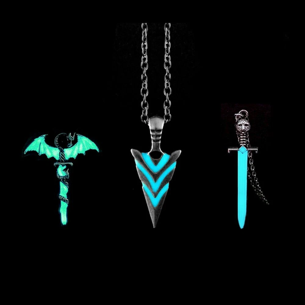 Glow in the dark necklaces deals