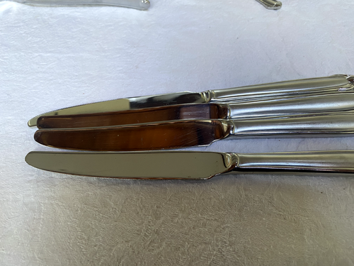MIKASA GERALD PATRICK STAINLESS 18/8 KOREA "CLASSICO SATIN" (4) DINNER KNIVES - Picture 3 of 4