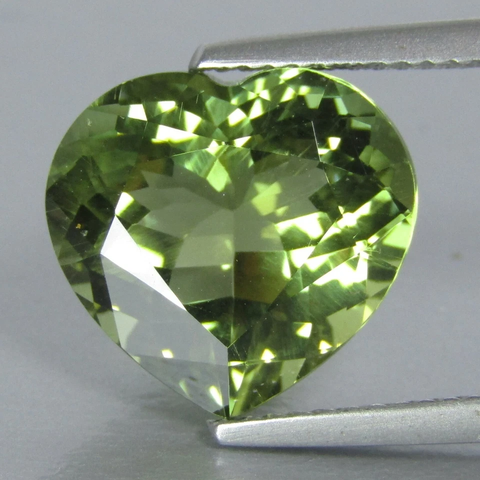 7.08Cts Natural Amazing Green Color Apatite Heart Shape Collection Gem VDO Foto 4 de 4