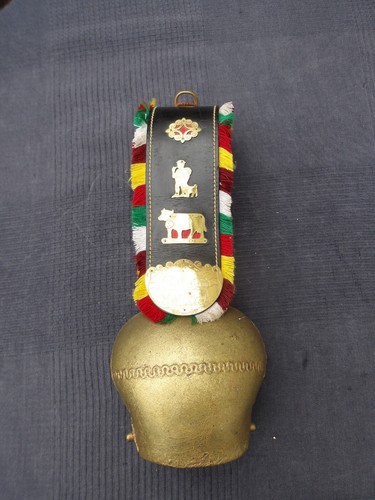 Große Vintage Kuhglocke mit verziertem Fransen Lederband - Bild 15 von 20