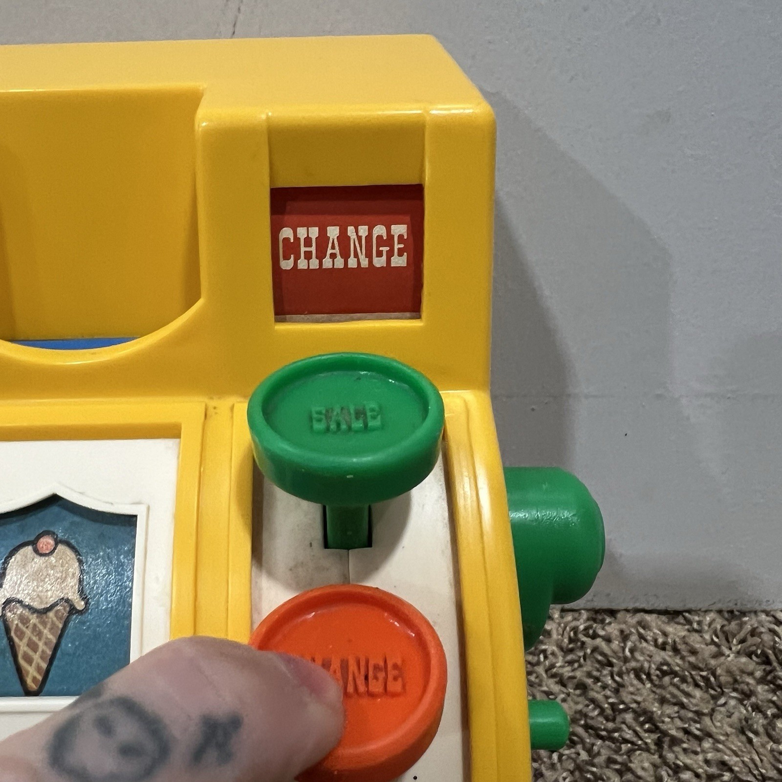 как выглядит Vintage 1974 Fisher Price Cash Register NO COINS фото