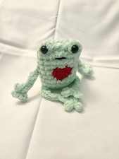 Green Amigurumi Frog Heart Plush Toy New
