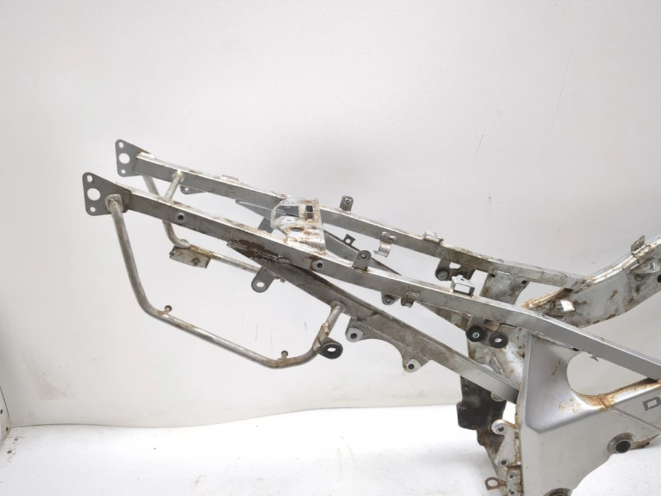 Chasis cuadro principal Yamaha FZR600 89-93 CLN recto Foto 4 de 4