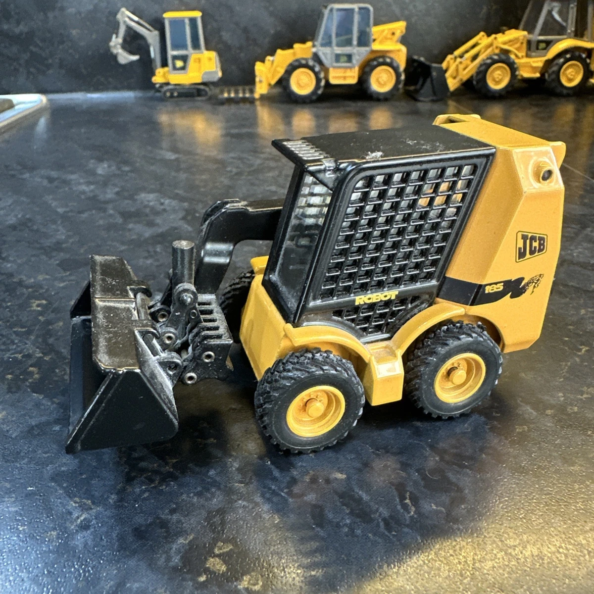Miniature Joal 1/35 - Chariot élévateur JCB 930 Rough Terrain (Diecast) - Occasion