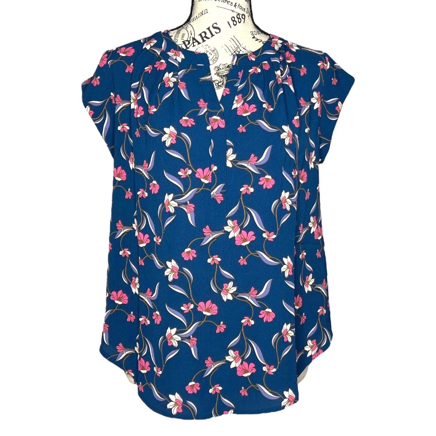 41Hawthorn (S) Morey Split Neck Short Sleeve Blouse - Stitch Fix Floral Top