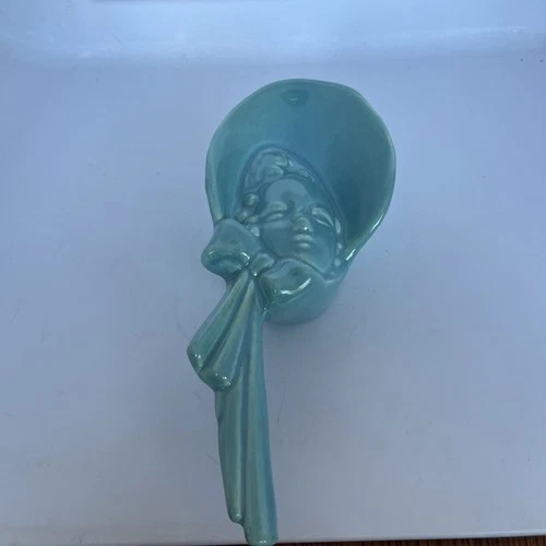 VINTAGE HAEGER 1940'S BLUE BOW BONNET LADY WALL POCKET VASE ART POTTERY