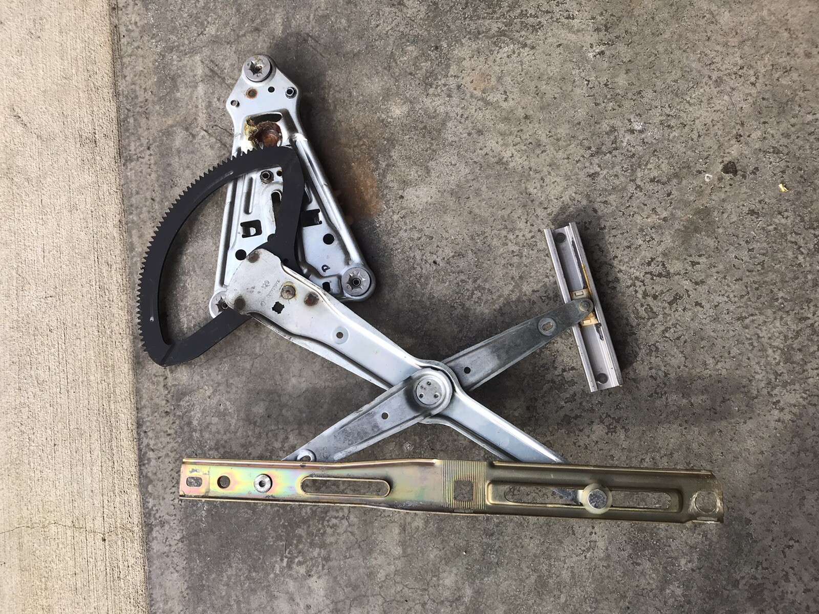 MERCEDES Benz R129 SL 320, 500, 600 Right WINDOW REGULATOR 