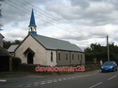 FOTO JOHANNESKIRCHE PENSILVA ORIGINAL EIN TABERNAKEL AUS ZINN VERKLEIDET MIT WELLPAPPE I