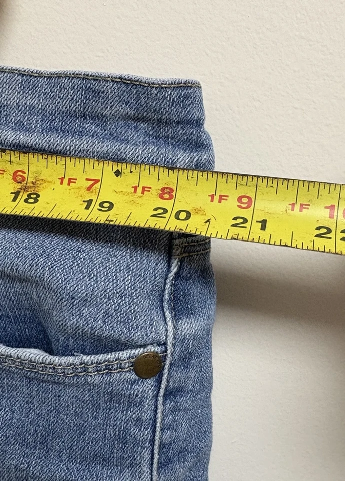 Relativity Women’s Denim Jean Shorts Size 18 Blue Cuffed Casual Plus Size Y2K - Image 4 of 4