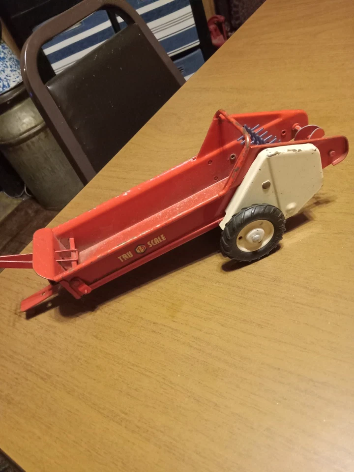 Tru Scale Farm Toy 10 Inches Long x2 Wide - Image 4 of 4