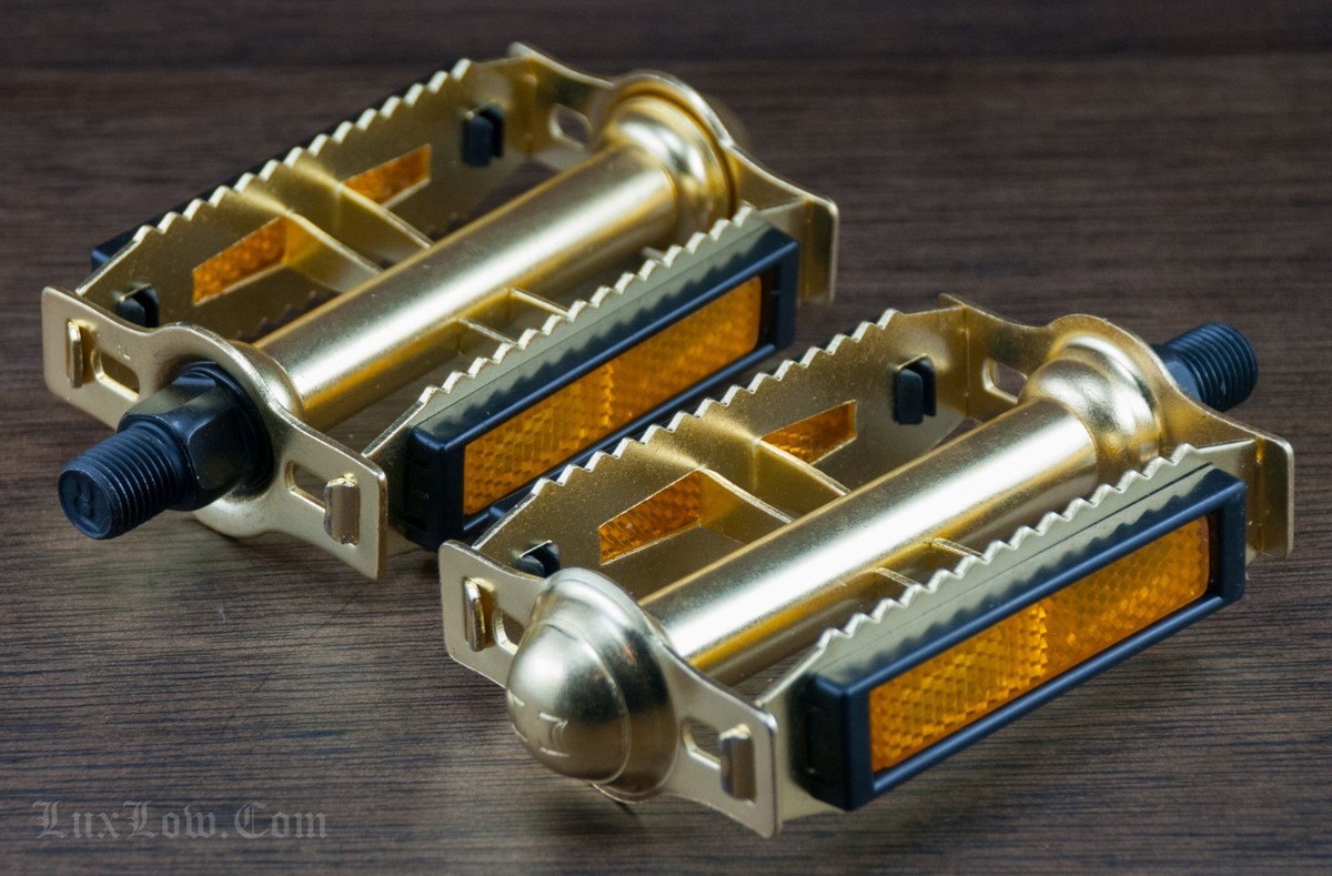 Gold Rat Trap Pedals 1/2