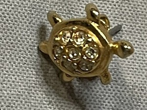 Authentic Vintage Avon 1992 Avon “Precious Turtle Earring -1 “ Gold Plated Rhinestone