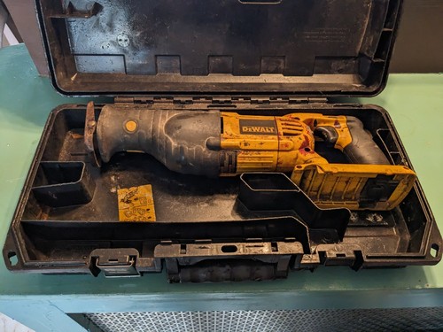Tool Only DeWalt W/Case Cordless Reciprocating Saw DC305 36 Volt - Picture 3 of 3