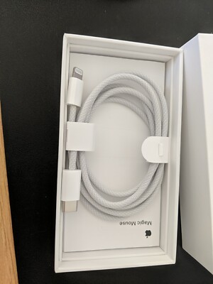 Apple Magic Mouse - ホワイト Amazon.com: Apple Magic Mouse - White Multi-Touch Surface