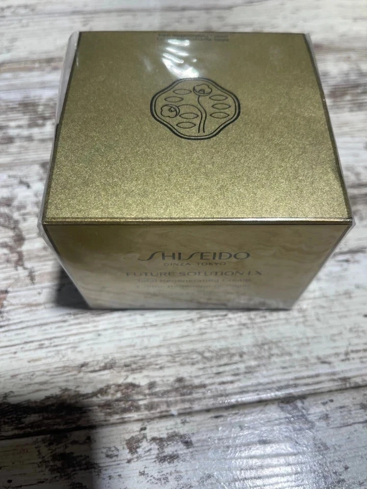 Crema Regeneradora Total Shiseido Future Solution LX 50 ml/1,7 oz sellada nueva Foto 3 de 3
