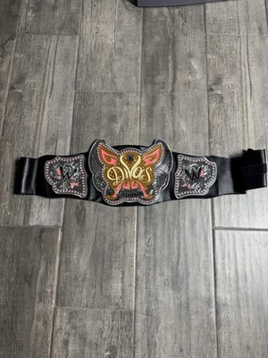 WWE Divas Championship 2014 Toy Belt Pink Butterfly Titlle toy GREAT CONDIOTN 