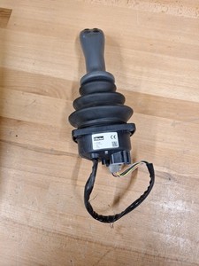 Parker IQAN-LC5-C02-N4 JOYSTICK 20077688 UNKNOWN CONDITION USED