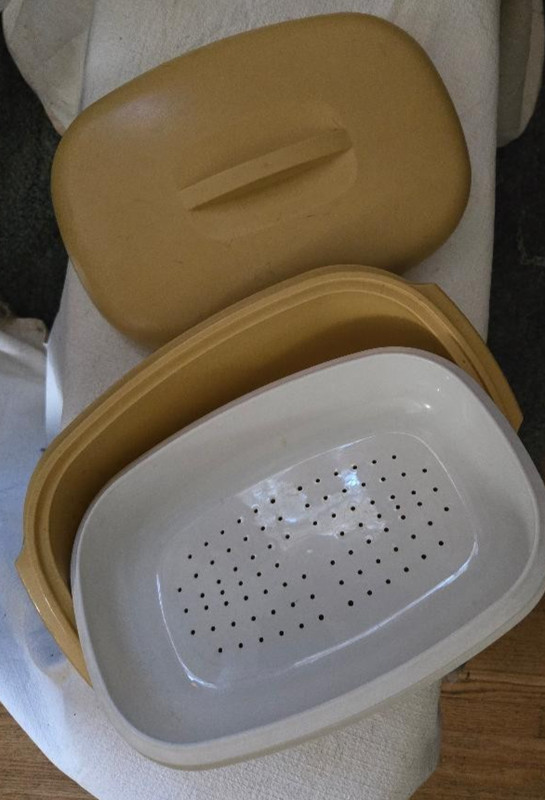 Vtg Tupperware Harvest Gold Microwave Steamer 3 Pc. 1273