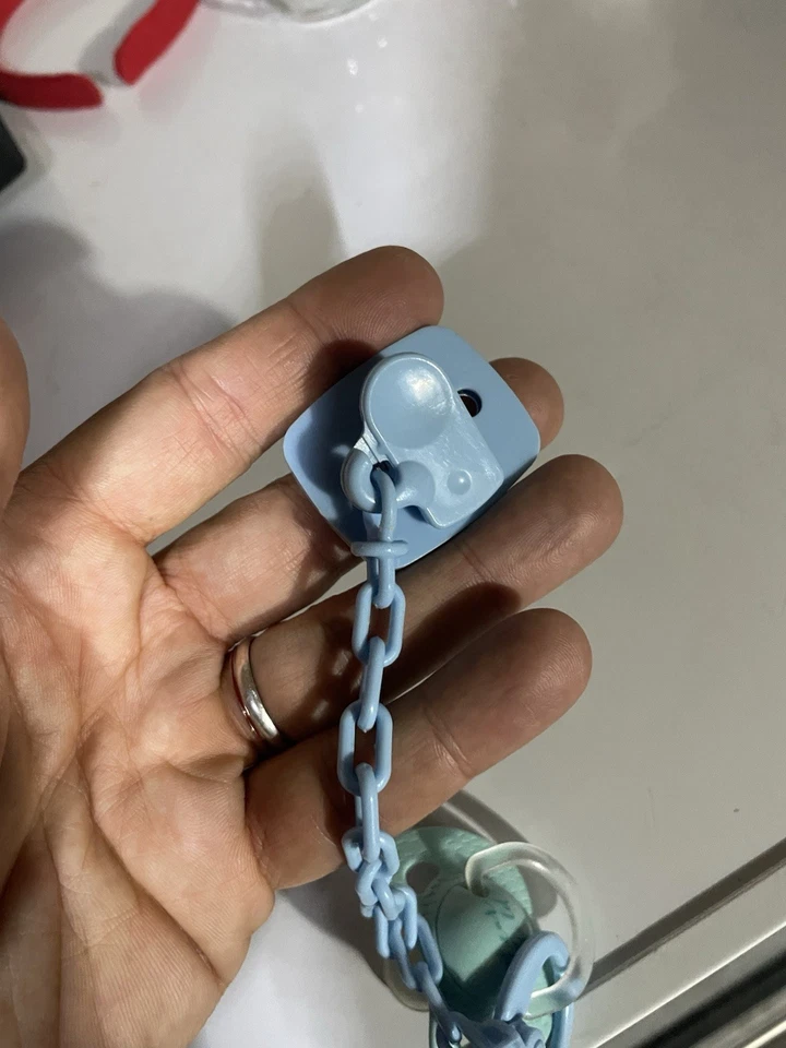 spilla portaciuccio elefante laminato argento - Immagine 3 di 4