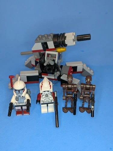Lego Star Wars: Elite Clone Trooper & Commando Droid Battle Pack - Set 9488 READ