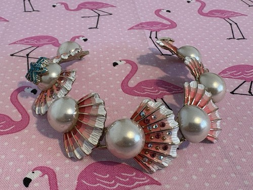 BETSEY JOHNSON Shell Link Bracelet With Pearls And Starfish NWT