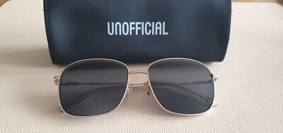 Inoffizielle goldene Brillenfassung / BRILLE. UNOF0305. Mit Koffer.