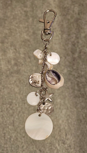 Real Shell Keyring / Bag Charm Metal Star & Hammered Metal Circle š - Picture 2 of 13