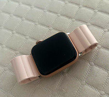 Apple Watch Smartwatch  6 rosa Gehäuse rosa Silikonarmband inkl. USB-Ladepuck