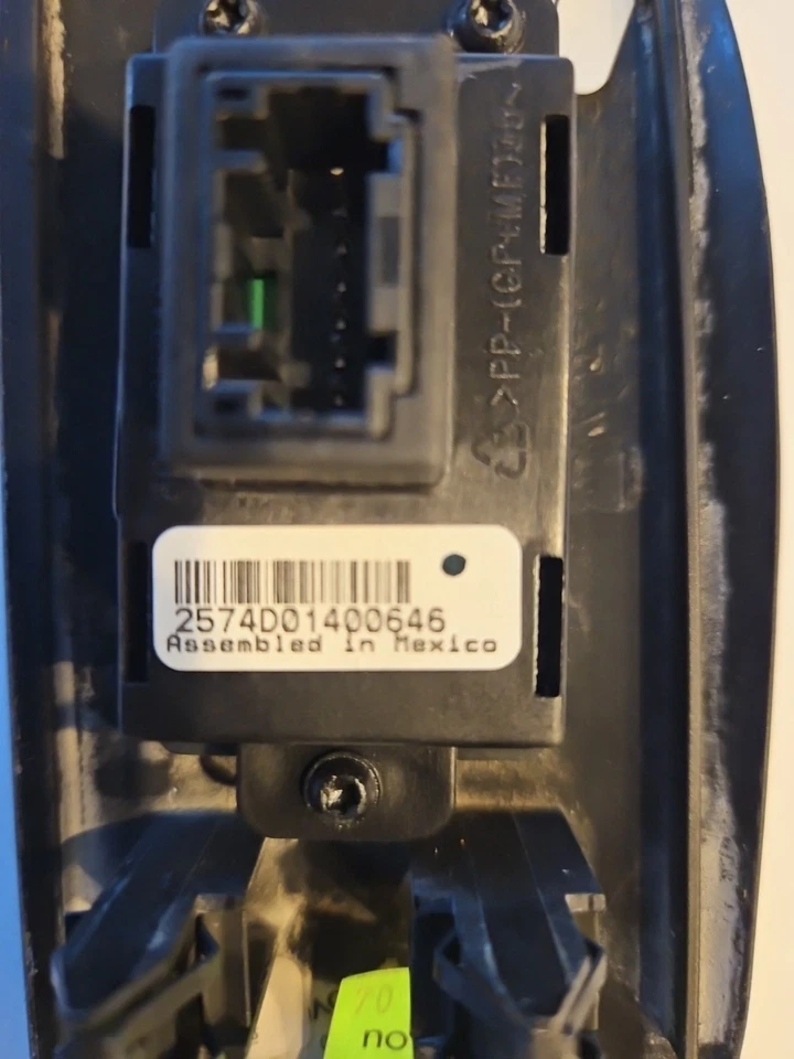 Interruptor de control de tracción información del tablero Cadillac DTS 2006-2011 2574d01400646 Foto 2 de 4