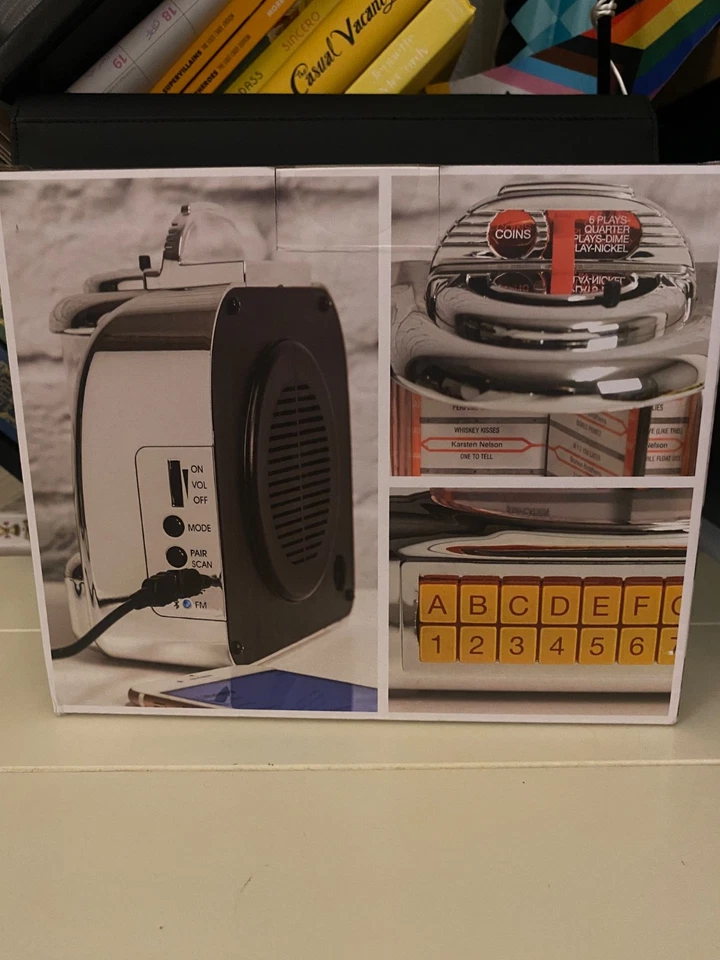 Radio de mesa Crosley Diner Jukebox Bluetooth cromada CR1120A-SI - plateada - Imagen 3 de 4