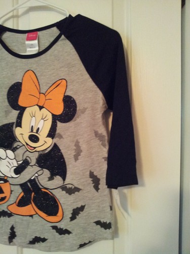 Disney Minnie Mouse Halloween Shirt Size L-XL Bats Graphic Front Raglan Sleeves - Picture 5 of 12