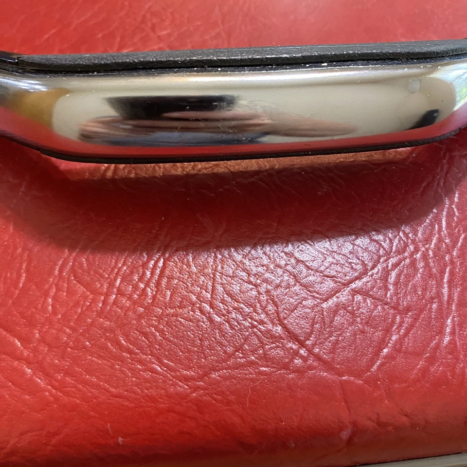 Samsonite Silhouette RED BURGUNDY Train Case Makeup with Mirror SEE - Image 3 of 4