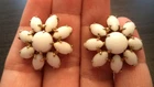 STUNNING VINTAGE ESTATE HIGH END MILK GLASS GOLD TONE 1" SCREW EARRINGS! G23539