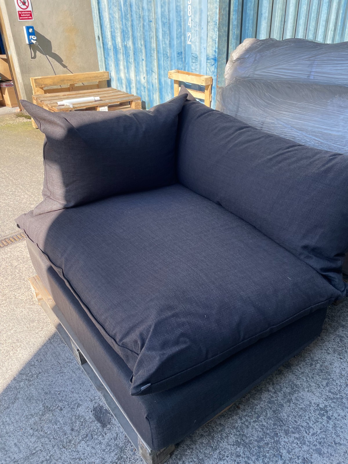 Black Cotton Corner Sofa – Compact & Comfortable