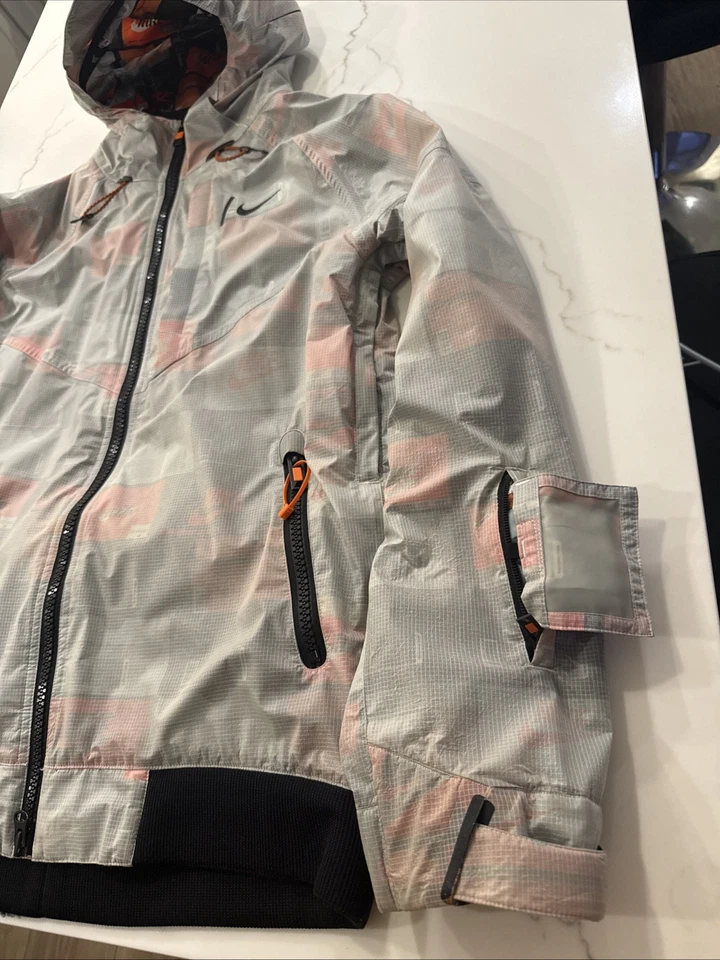 Super Rare Nike Snowboard Jacket Size L - Image 2 of 4