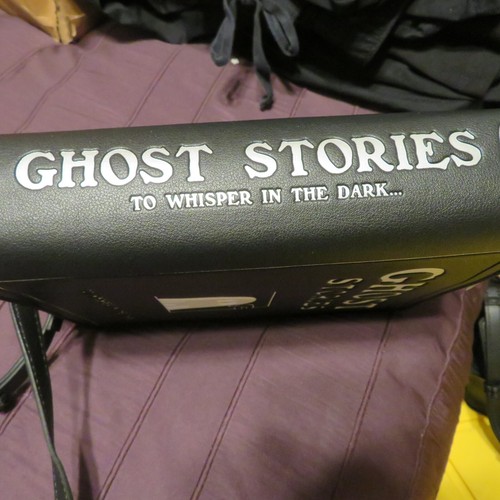 Bolso Bandolera Bolso de Mano Mad Engine Fine by Me Ghost Stories Halloween Boo NUEVO - Imagen 2 de 8