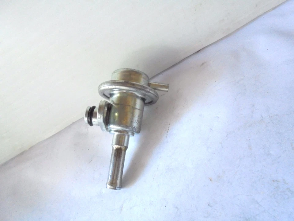 燃油喷射压力调节器标准 PR260 适合 90-99 斯巴鲁 Legacy 2.2L-H — 第 3/4 张图片