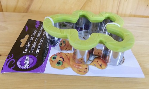 Wilton Mummy Cookie Cutter Comfort-Grip Halloween cookies baking - Picture 3 of 4