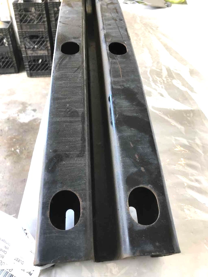 Barra de refuerzo de parachoques trasero Nissan Quest 1999-2002 3,3 L 6 cilindros OEM Foto 2 de 4