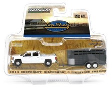 1:64 GreenLight HITCH TOW White 2014 Silverado Livestock Trailer NIP