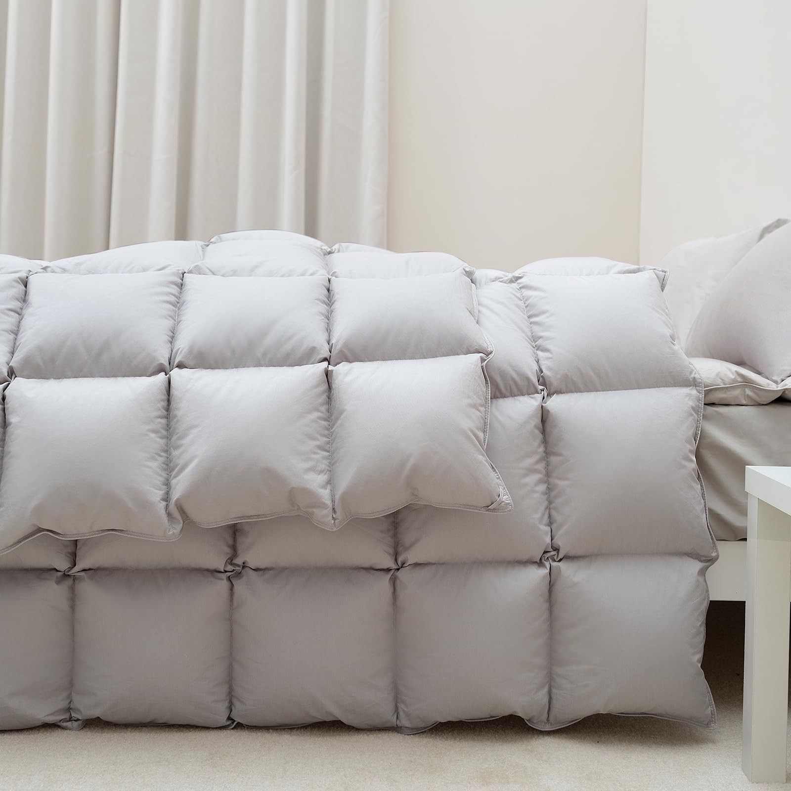 ПУХОВОЕ ОДЕЯЛО BEVINK С ПЕРЬЯМИ И ВСТАВКОЙ TWIN SIZE, ВСЕСЕЗОННОЕ, СВЕТЛО-СЕРОЕ