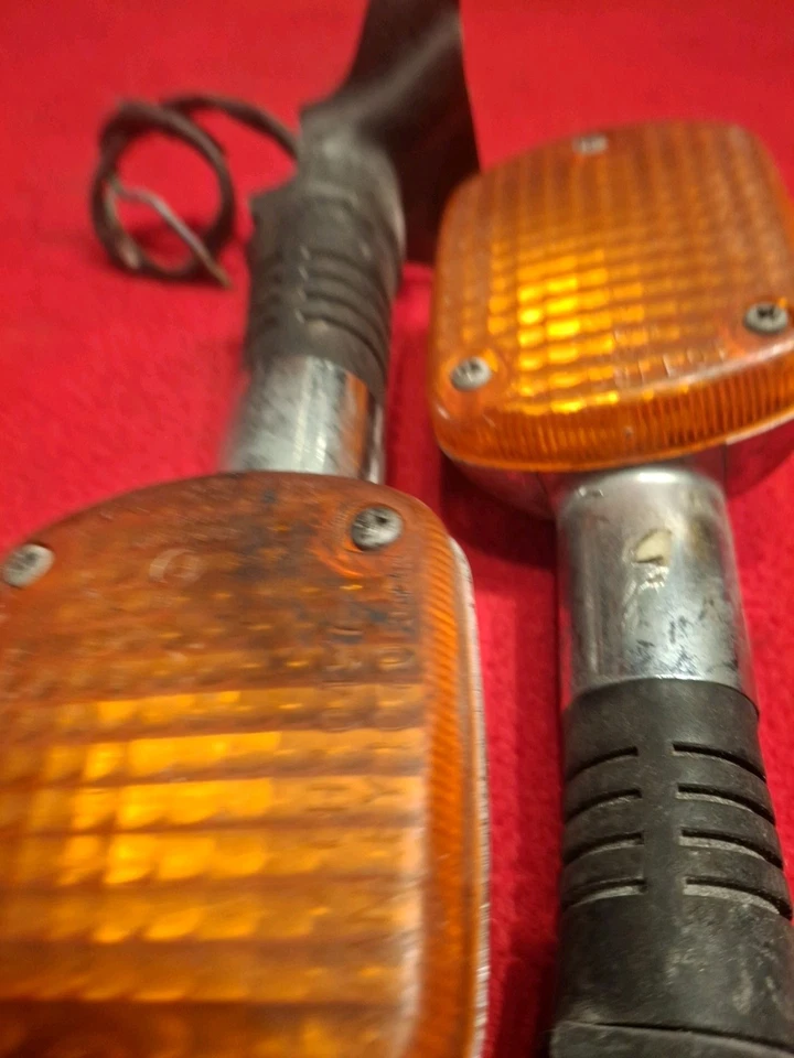Honda Magna V30 VF500 Original Blinker Turn Signal Lights Rear Set & Mounts OEM - Image 3 of 4