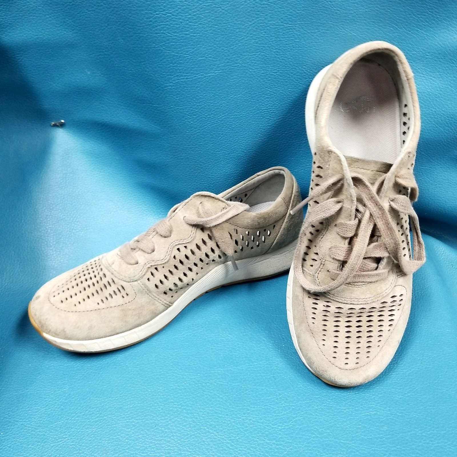 Size 37 Women's Roughly 5.5 Us